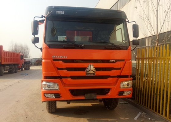 Vier - schwerer Kipplaster 8×4 der Achsen-SINOTRUK 371 HP 50 Tonnen 28CBM ladend
