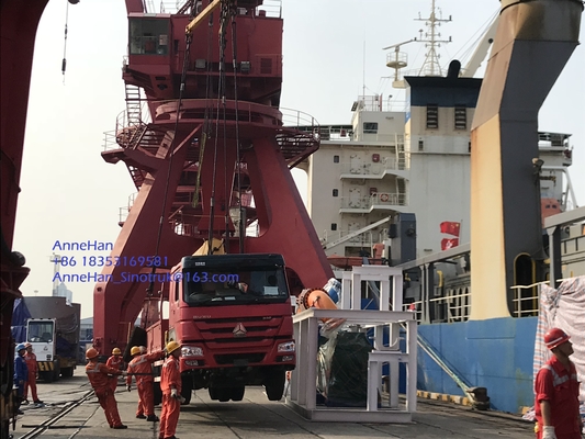 Ein 10 Tonnen-brachte faltender Boom-LKW HOWO 6x4 Kran an