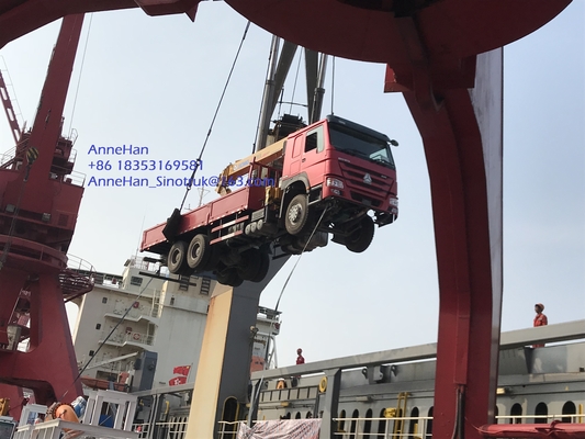Ein 10 Tonnen-brachte faltender Boom-LKW HOWO 6x4 Kran an