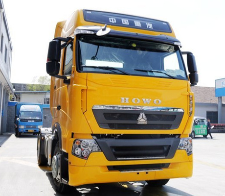 Gelber Farbe-Sinotruk 4x2 Howo Emissionsgrenzwert des Traktor-LKW-290hp des Euro-II