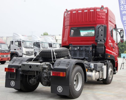 Sattelzug-Kipplaster SINOTRUK STEYR 4X2 in der roten Farbe für Tonne 8-20