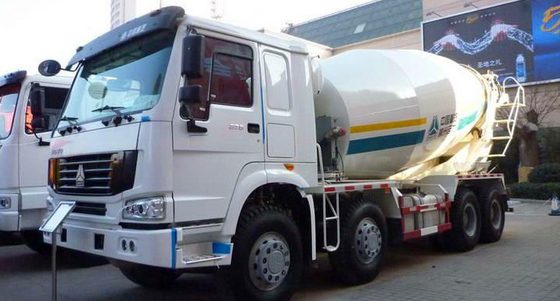 16cbm 8x4 Sinotruk HOWO Tonne CCC der Mischer-LKW-rote weiße Farbe20-60 geführt