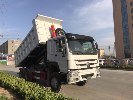 Rad-Hochleistungskipplaster Sinotruk 6x4 10 mit dem Umwerfen der Körper-Plattform