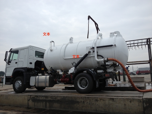 Abwasser-Saug-LKW 10000L-15000L 4X2 6 SINOTRUK HOWO dreht flüssiger Abfall-LKWs