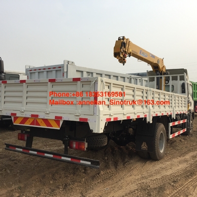 Berg-Kran des LKW-5T von Sinotruk Howo mit Xcmg-Kran 4x2 6 dreht sich mit Kasten der Fracht-10T