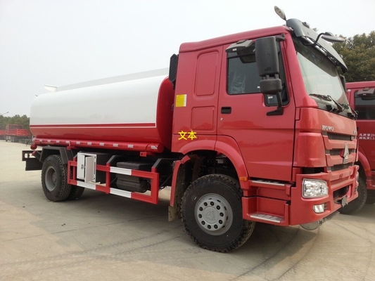 Sinotruk Howo7 heller 140HP Kraftstofftank-Anhänger des Benzintank-LKW-5-6 CBM 4X2 LHD Euro-