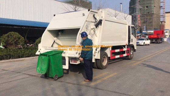 Kompressor-Müllwagen der Reifen-4x2 6 von Sinotruk Howo7 8M3-10M3