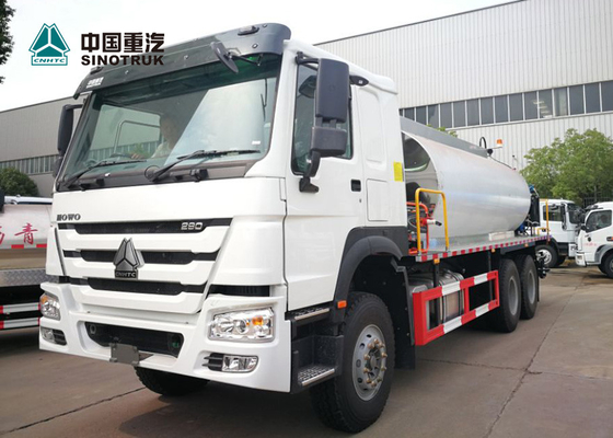 Der Bitumen-Berieselungsanlage 10 Sinotruk Howo 290hp 4x2 Asphalt-Tankwagen CBMs flüssiger