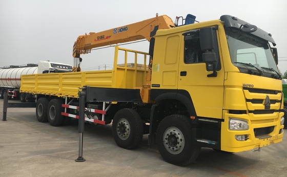 Fracht-LKW Howo 8x4 brachte Kran 12ton zu einer 20 Tonnen-Hochleistung an