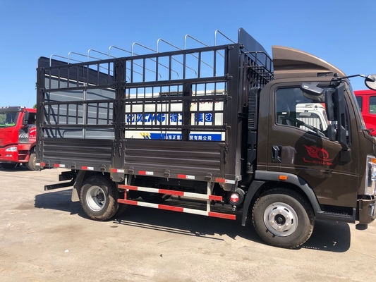 Roter HOWO-Leicht- LKW, Feuergebührenwerbung tauscht 4x2 eine 5 Tonnen-Kapazität