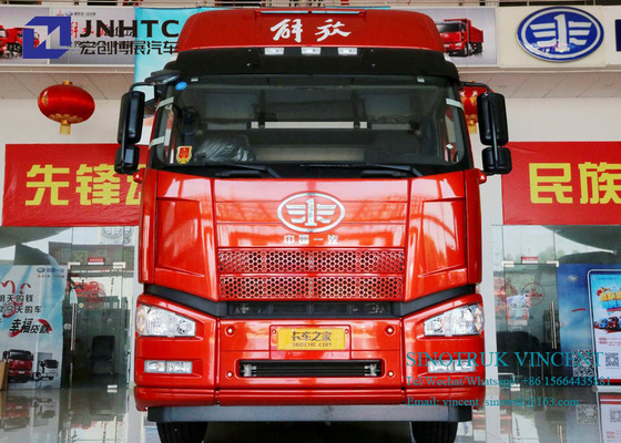 Traktor-LKW Faw J6P der Euro-2 350hp 10 Rad-6x4 mit doppelten Bunkern