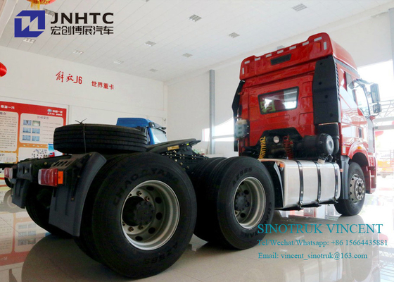 Traktor-LKW Faw J6P der Euro-2 350hp 10 Rad-6x4 mit doppelten Bunkern