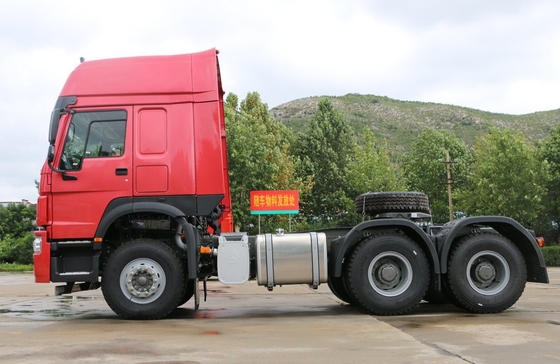 Roter Primärantrieb-LKW 10 Wheeler Tractor Truck Sinotruk Howo 6x4 halb