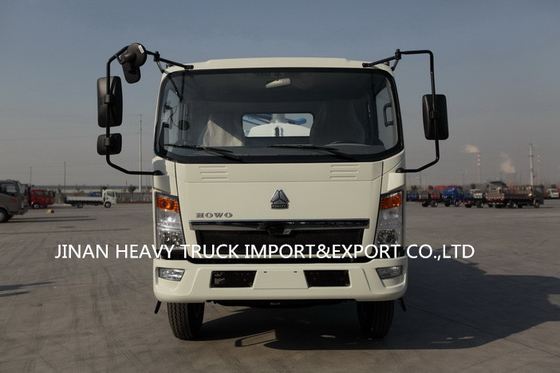 Fäkaler Sammlungs-Abwasser-Vakuumsaug-LKW SINOTRUK beleuchten Howo 5000 Liter