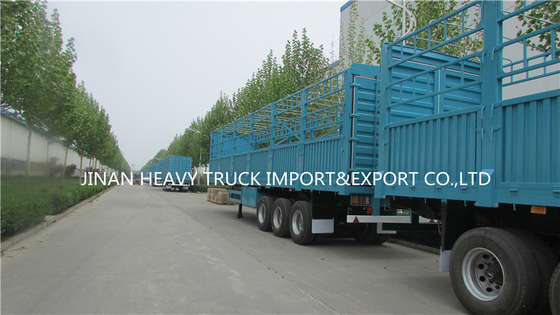 Zaun-Semi Trailer Livestock-Fördermaschinen-LKW mit 3 Achsen