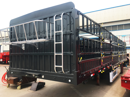 Zaun-Semi Trailer Livestock-Fördermaschinen-LKW mit 3 Achsen