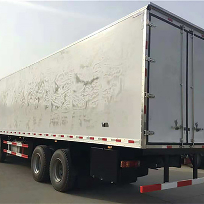 Sinotruk HOWO 45cbm Gefrierschrank 8x4 Kühlfahrzeug 20 Tonnen Kühlfahrzeug
