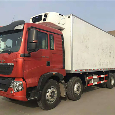 Sinotruk HOWO 45cbm Gefrierschrank 8x4 Kühlfahrzeug 20 Tonnen Kühlfahrzeug