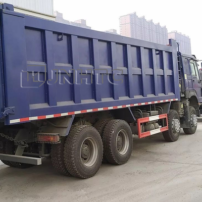 Selbst SINOTRUK HOWO 12 Wheeler Heavy Duty Dump Truck, der 8x4 3cbm 371hp lädt