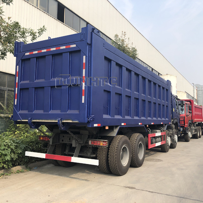 Selbst SINOTRUK HOWO 12 Wheeler Heavy Duty Dump Truck, der 8x4 3cbm 371hp lädt