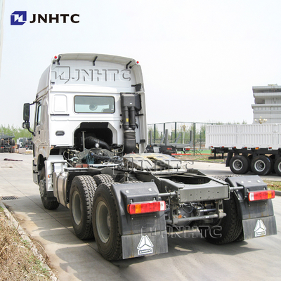 Sinotruk HOWO Sattelzug-LKWs des Traktor-Kopf-6x4 RHD in Tansania