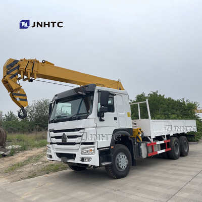 Teleskopischer LKW Sinotruk Howo 6x4 10 brachte Crane Straight Arm Cargo Truck-Kran an