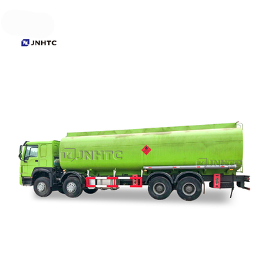 Räder HOWO 8x4 12 tanken den Tankwagen, der 30cbm 35cbm 25 CBM Euro2 Euro3 wieder tankt