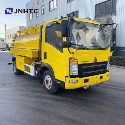 Sinotruk Howo neues Modell 3000l des Licht-Brennstoff-Tankwagen-4x2