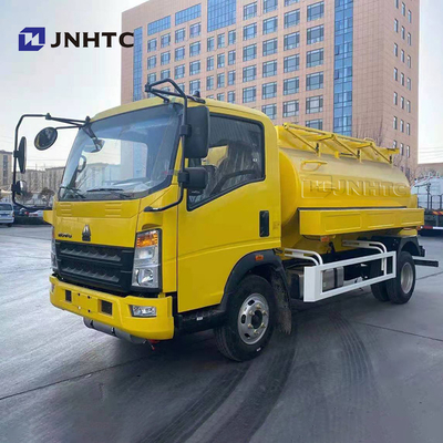 Sinotruk Howo neues Modell 3000l des Licht-Brennstoff-Tankwagen-4x2