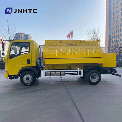 Sinotruk Howo 3000L 5000L Revierdienst des Brennstoffaufnahme-Tankfahrzeug-LKW-4x2