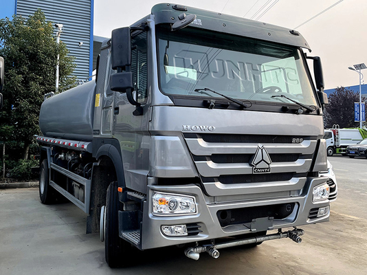 Tankfahrzeug-LKW Howo-Öltanker 10000L Sinotruk Howo 6 Geschäftemacher-4*2