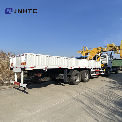 Flachbett-Dropside-Fracht-LKW brachte Crane Shacman F3000 6x4 an