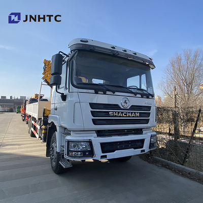 Flachbett-Dropside-Fracht-LKW brachte Crane Shacman F3000 6x4 an