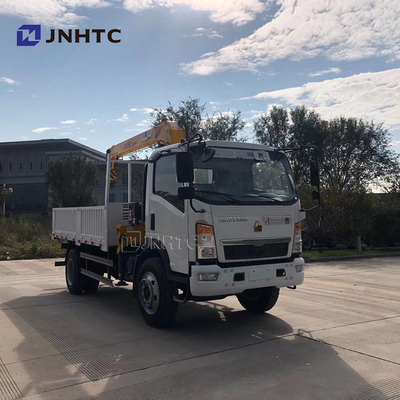 Flacheisen-Fracht-LKW brachte Crane Sinotruk HOWO 4x4 aller Rad-Antrieb an